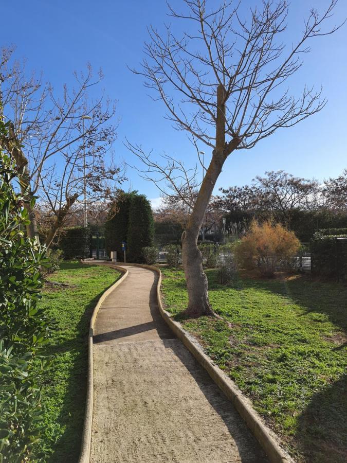 Studio 16 Le Cap D'Agde Avec Parking Prive Proche Du Centre Bagian luar foto